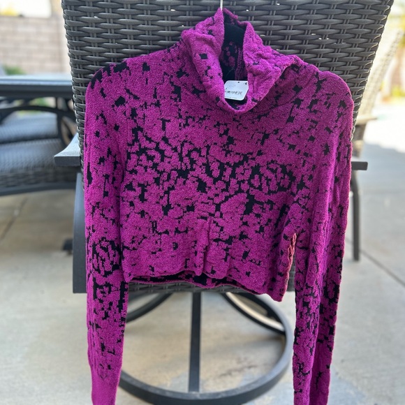 Free People cropped sweater, size L, NWT - Picture 3 of 4